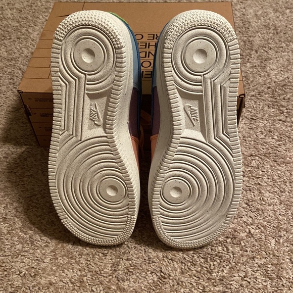 NWT Nike Air Force 1 LV8 - Picture 6 of 7